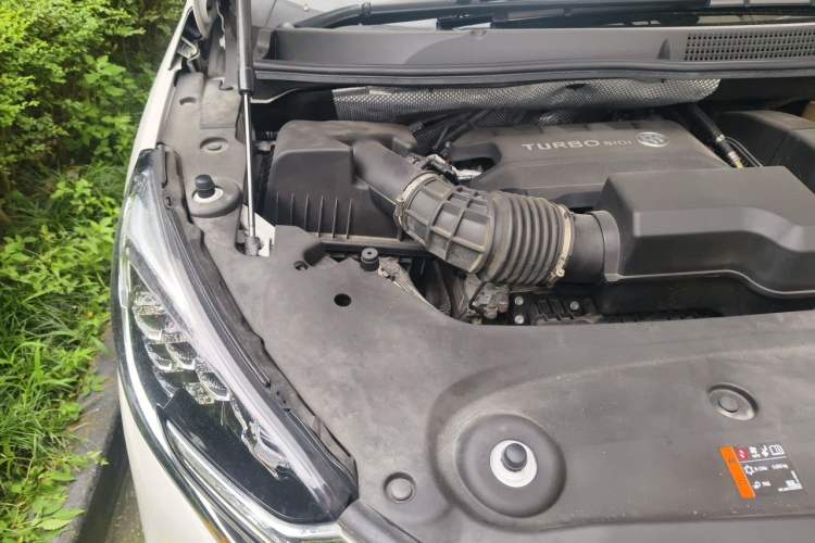 Used Buick GL8 2021 ES Land Cruiser 653T Luxury Edition Engine Bay Right
