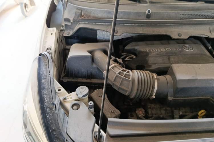Used Buick GL8 2021 Land Cruiser Executive Class 652T Luxury Model Engine Bay Right