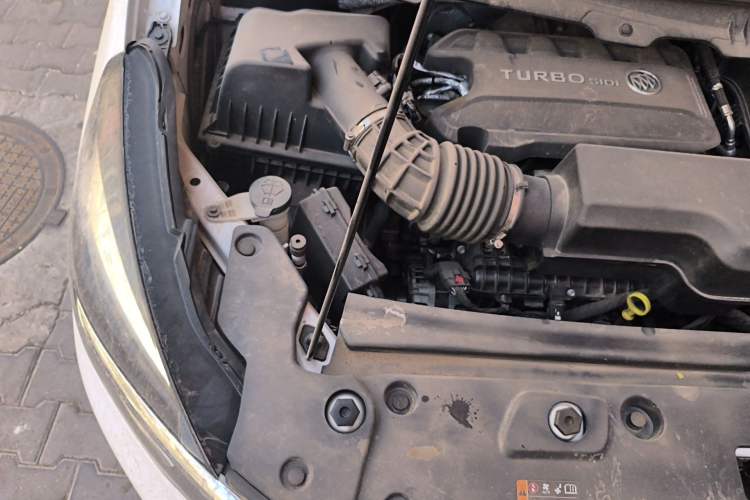 Used Buick GL8 2021 Land Cruiser Executive Class 652T Smart Luxury Model Engine Bay Right
