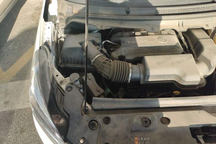 Used Buick GL8 2021 Land Cruiser Executive Class 652T Comfort Model Engine Bay Right