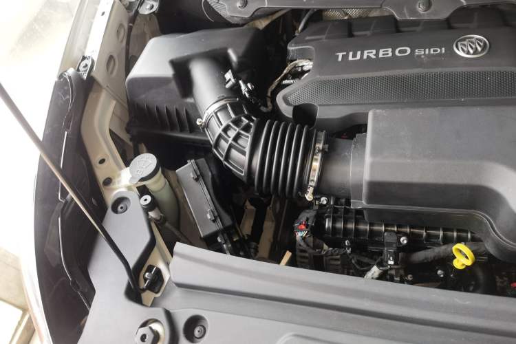 Used Buick GL8 2021 Land Cruiser Executive Class 652T Comfort Model Engine Bay Right