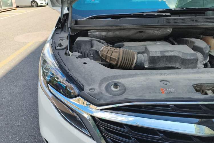 Used Buick GL8 2021 ES Landtrek 653T Luxury Model Engine Bay Right