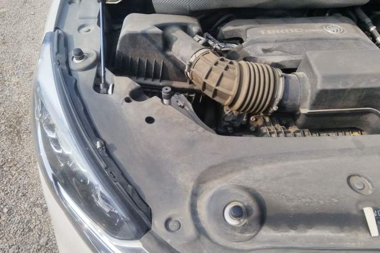 Used Buick GL8 2021 ES Landtrek 653T Luxury Model Engine Bay Right