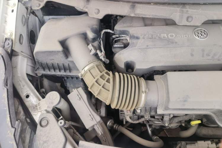 Used Buick GL8 2021 Land Cruiser Executive Class 652T Comfort Model Engine Bay Right