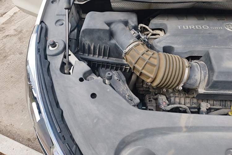 Used Buick GL8 2021 ES Land Cruiser 653T Luxury Edition Engine Bay Right