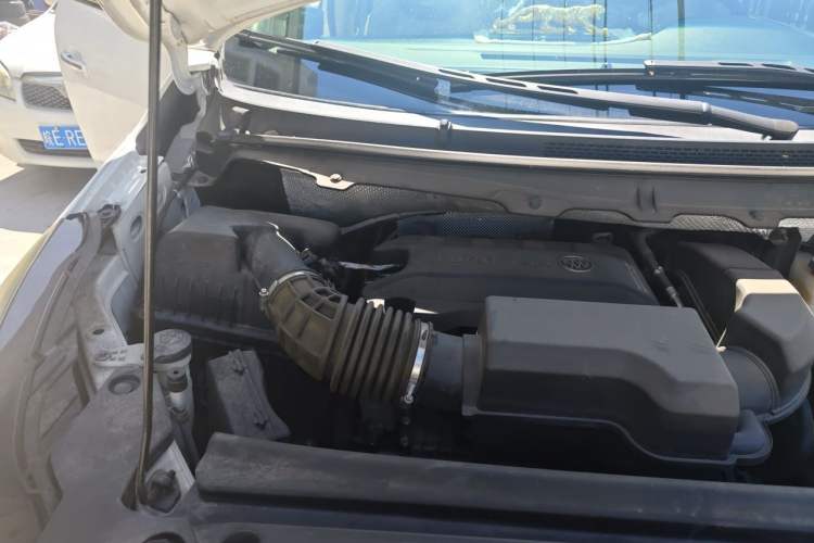 Used Buick GL8 2021 Land Cruiser Executive 652T Premium Model Engine Bay Right
