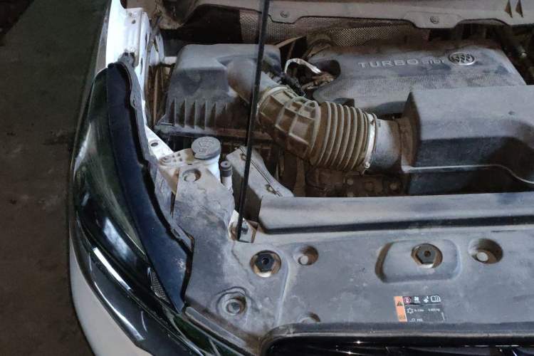 Used Buick GL8 2021 Land Cruiser Executive Class 652T Comfort Model Engine Bay Right