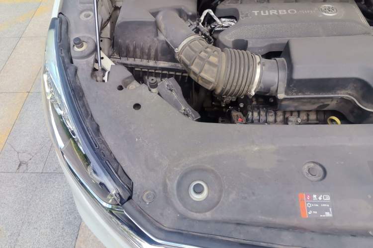 Used Buick GL8 2021 ES Land Cruiser 653T Smart Flagship Model Engine Bay Right