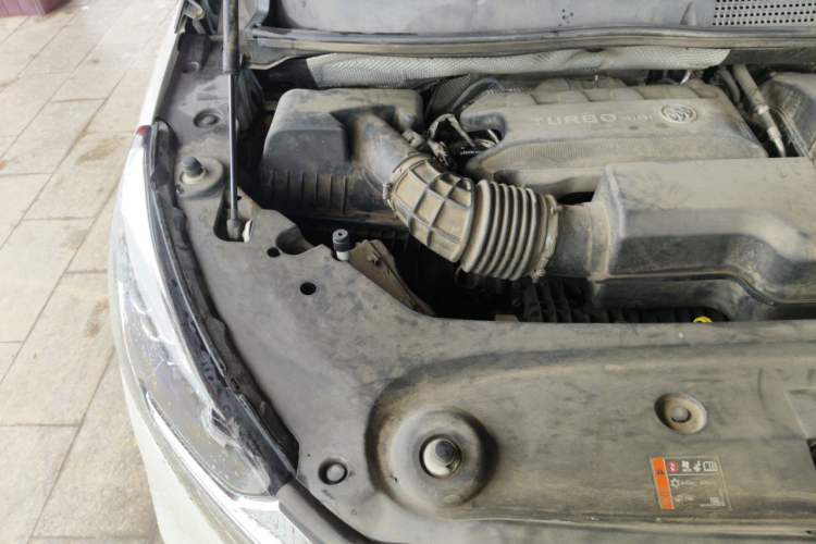 Used Buick GL8 2021 ES Landtrek 653T Luxury Model Engine Bay Right
