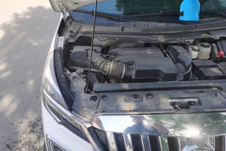 Used Buick GL8 2021 Land Cruiser Executive Class 652T Comfort Model Engine Bay Right