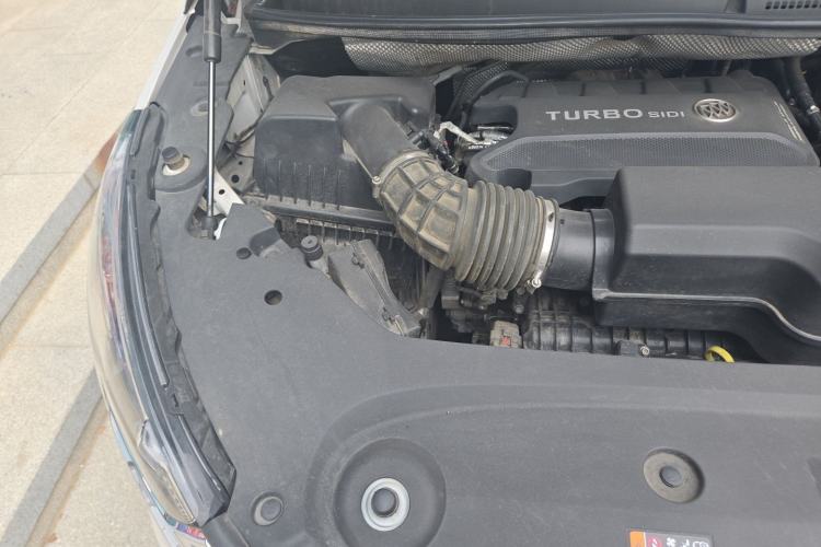 Used Buick GL8 2021 ES Landtrek 653T Luxury Model Engine Bay Right