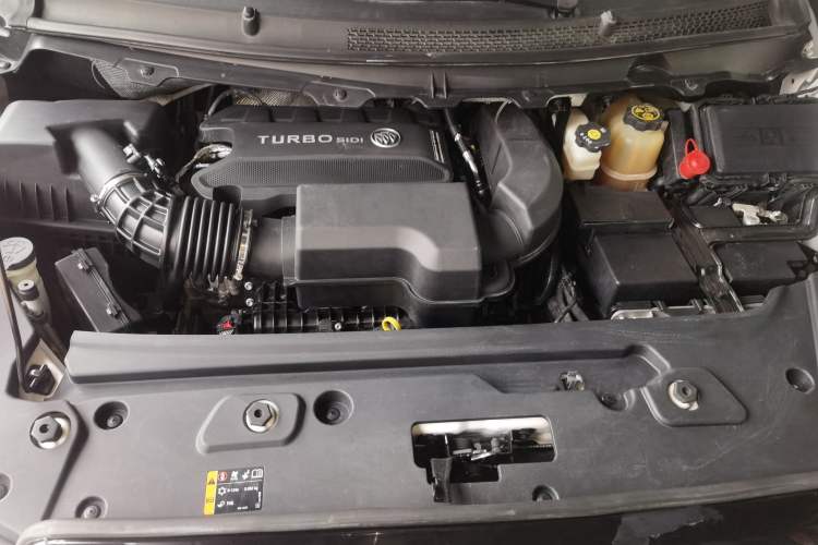 Used Buick GL8 2021 Land Cruiser Executive Class 652T Comfort Model Engine Bay