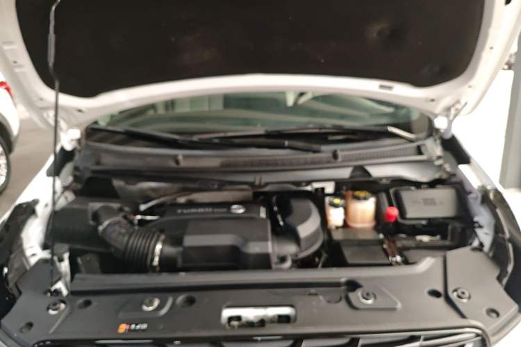Used Buick GL8 2021 Land Cruiser Executive Class 652T Comfort Model Engine Bay