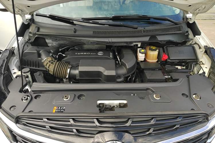 Used Buick GL8 2021 Land Cruiser Executive Class 652T Luxury Model Engine Bay