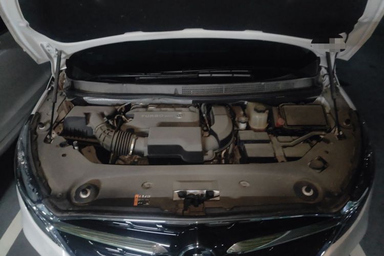 Used Buick GL8 2021 ES Landtrek 653T Luxury Model Engine Bay