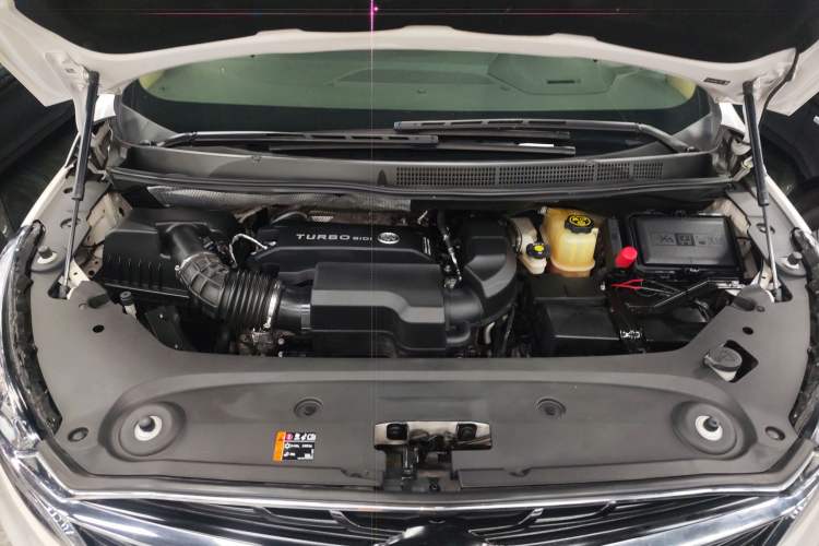 Used Buick GL8 2021 ES Land Cruiser 653T Flagship Model Engine Bay