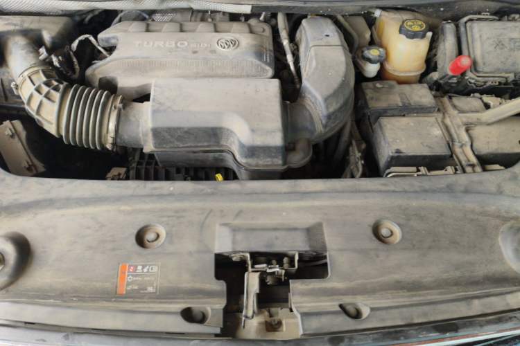 Used Buick GL8 2021 ES Landtrek 653T Luxury Model Engine Bay