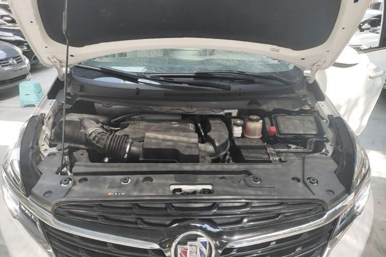 Used Buick GL8 2021 Land Cruiser Executive Class 652T Comfort Model Engine Bay