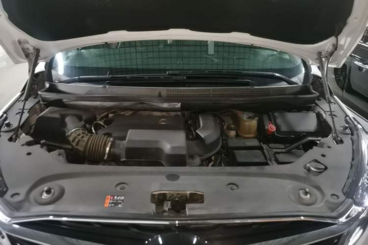 Used Buick GL8 2021 ES Land Cruiser 653T Luxury Edition Engine Bay