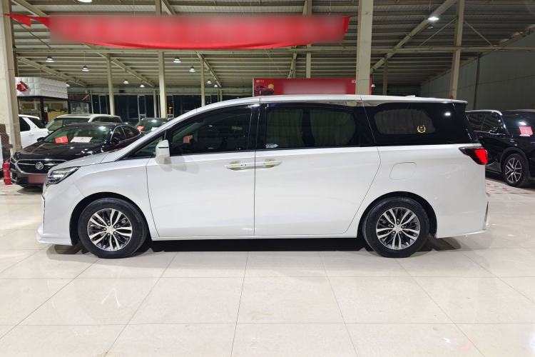 Used Buick GL8 2021 ES Landtrek 653T Comfort Edition Exterior 2