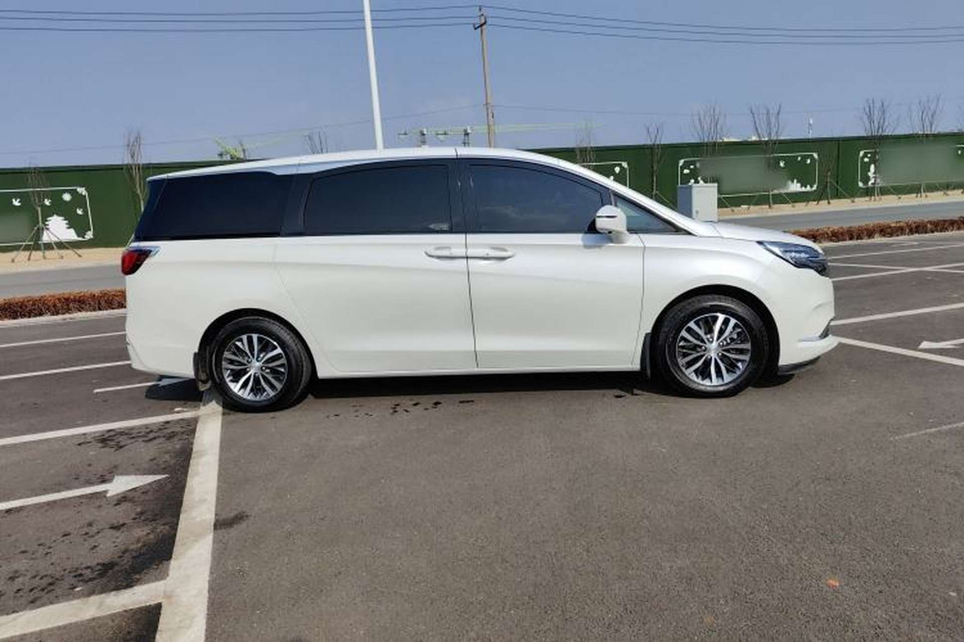 Used Buick GL8 2021 ES Land Cruiser 653T Luxury Edition Exterior 3