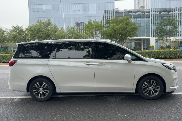 Used Buick GL8 2021 ES Landtrek 653T Comfort Edition Exterior 3