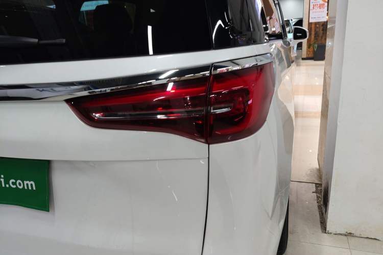 Used Buick GL8 2021 ES Landtrek 653T Luxury Model Exterior 3