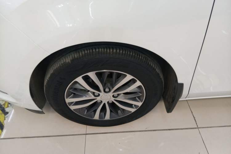 Used Buick GL8 2021 ES Landtrek 653T Comfort Edition Exterior 4
