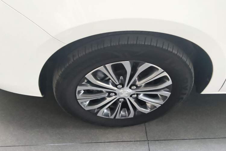 Used Buick GL8 2021 Land Cruiser Executive Class 652T Luxury Model Exterior 4