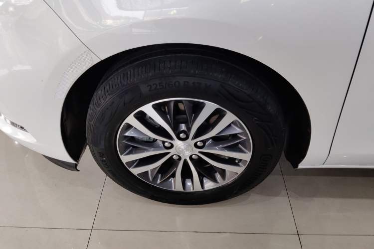 Used Buick GL8 2021 ES Landtrek 653T Comfort Edition Exterior 4