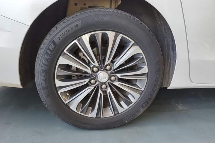 Used Buick GL8 2021 ES Landtrek 653T Luxury Model Exterior 5