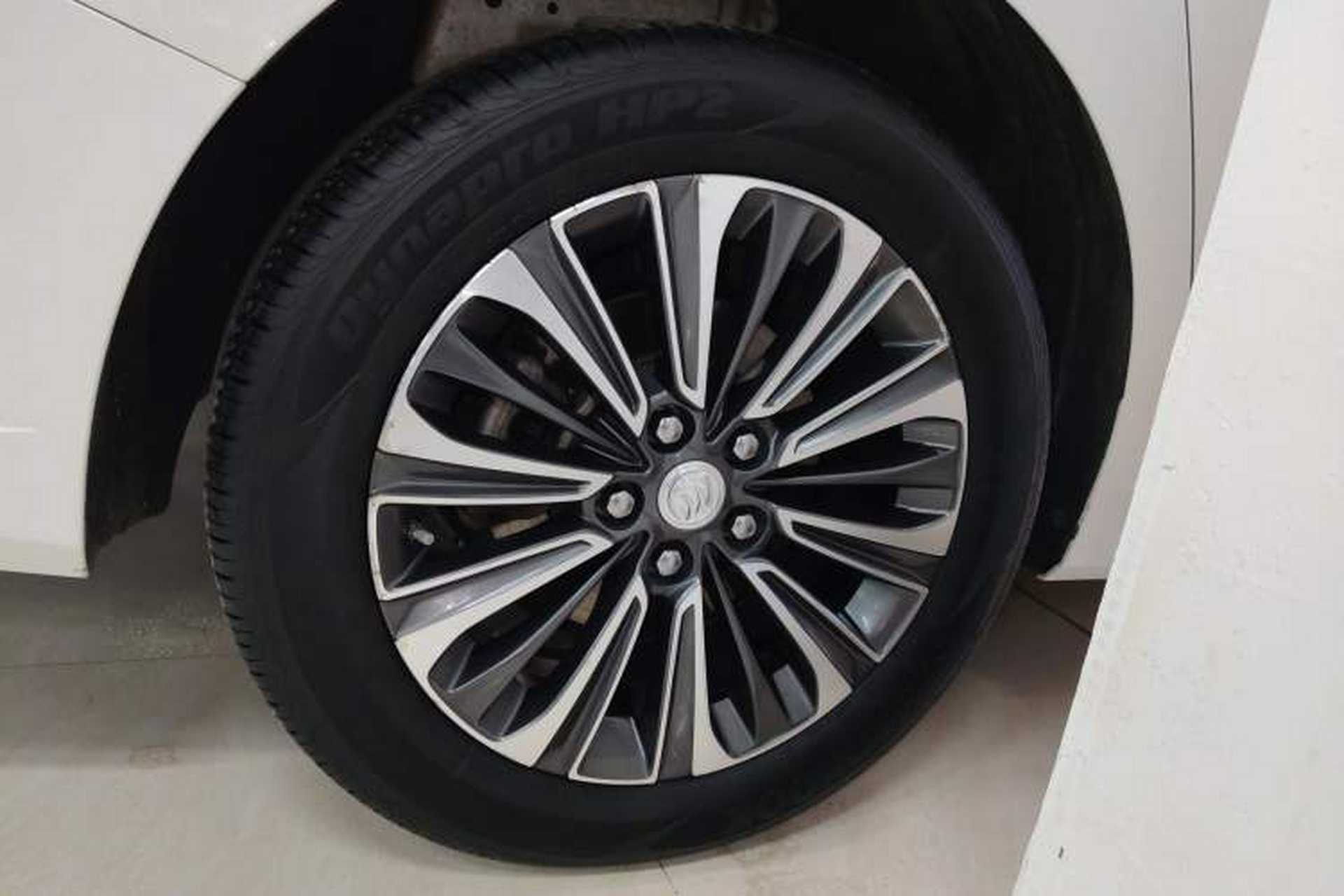 Used Buick GL8 2021 ES Landtrek 653T Luxury Model Exterior 5