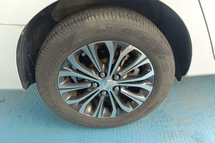 Used Buick GL8 2021 Land Cruiser Executive Class 652T Luxury Model Exterior 5