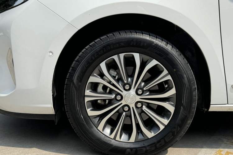 Used Buick GL8 2021 Land Cruiser Executive Class 652T Smart Luxury Model Exterior 6