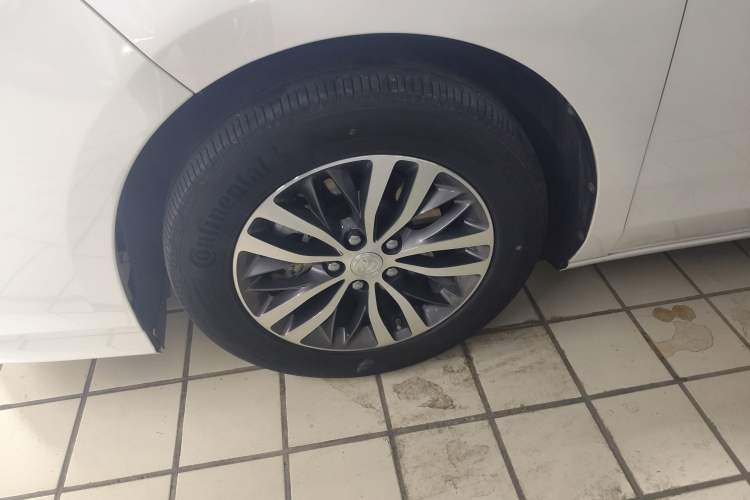 Used Buick GL8 2021 ES Landtrek 653T Comfort Edition Exterior 7