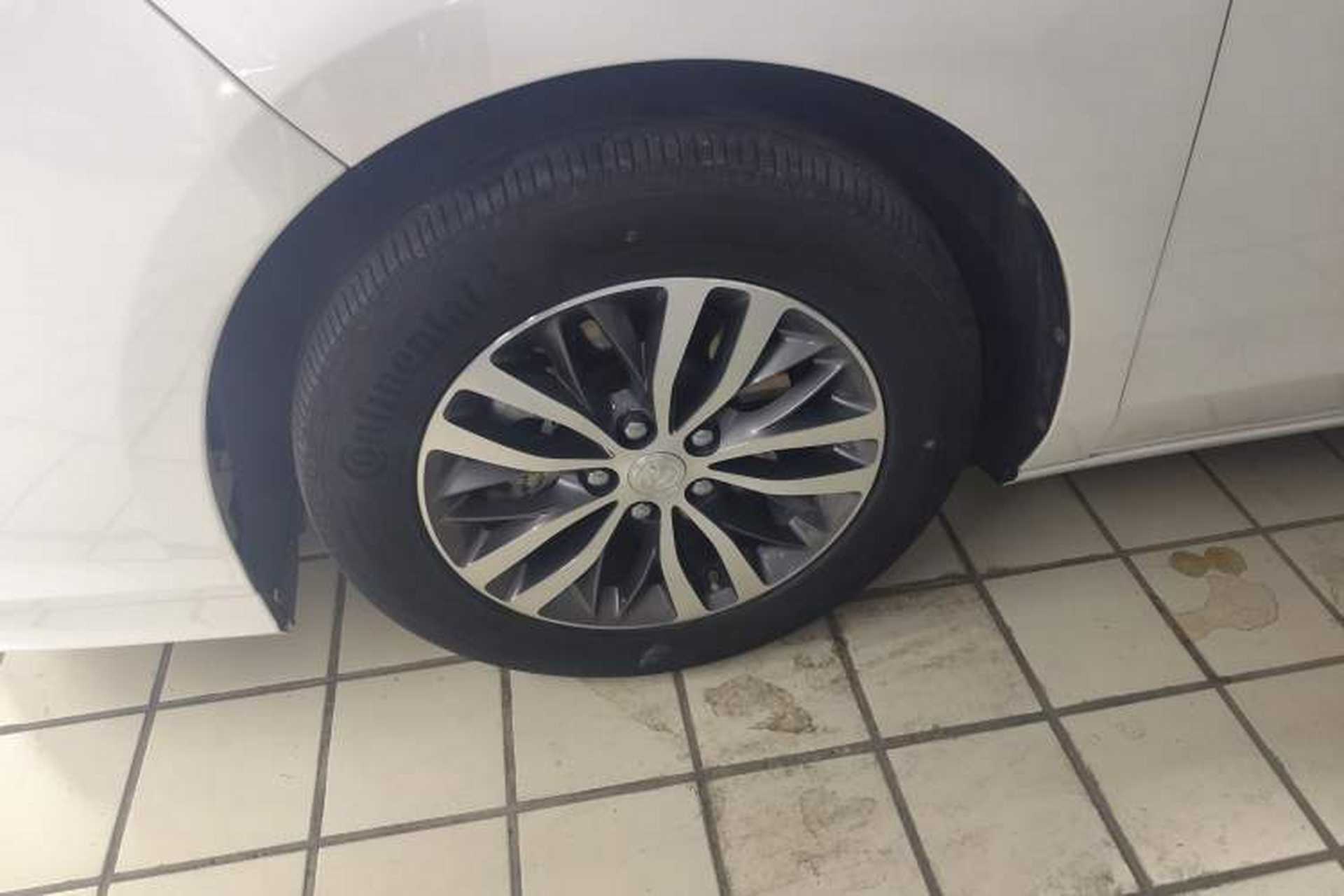 Used Buick GL8 2021 ES Landtrek 653T Comfort Edition Exterior 7