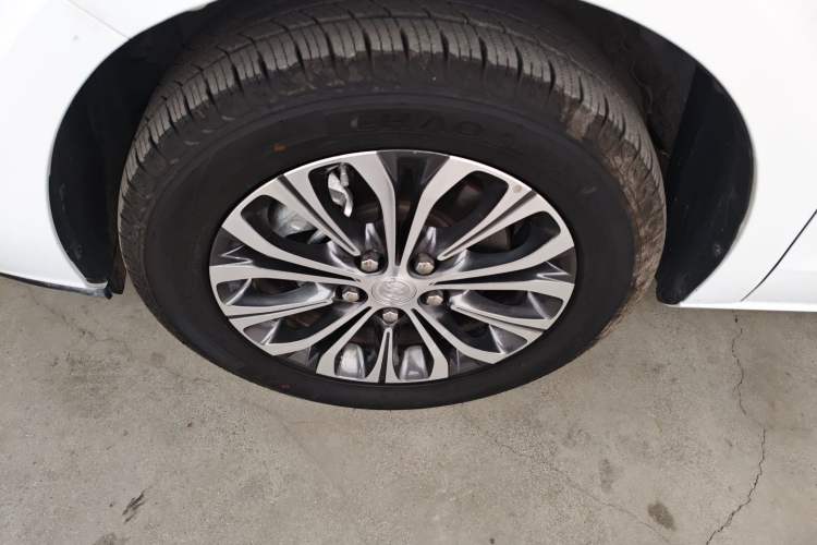 Used Buick GL8 2021 Land Cruiser Executive Class 652T Comfort Model Exterior 7