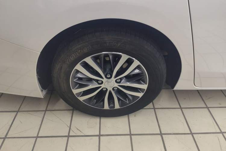 Used Buick GL8 2021 ES Landtrek 653T Comfort Edition Exterior 8