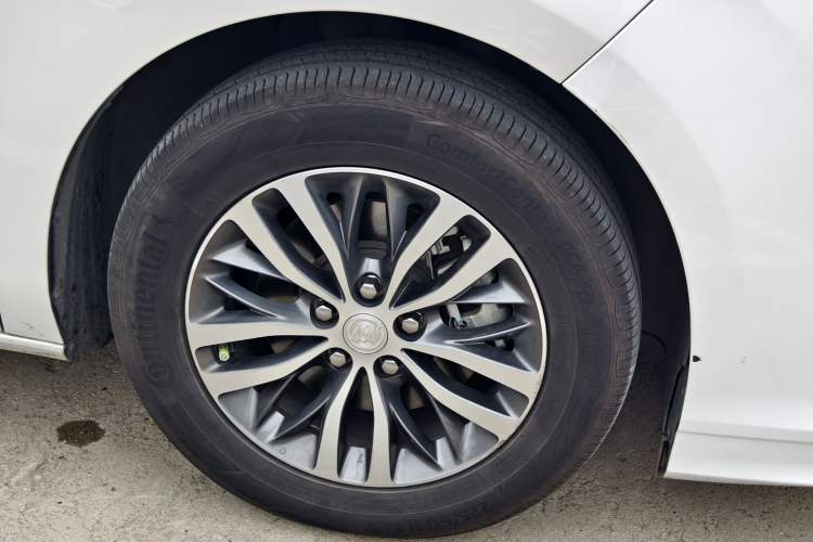 Used Buick GL8 2021 ES Landtrek 653T Comfort Edition Exterior 8