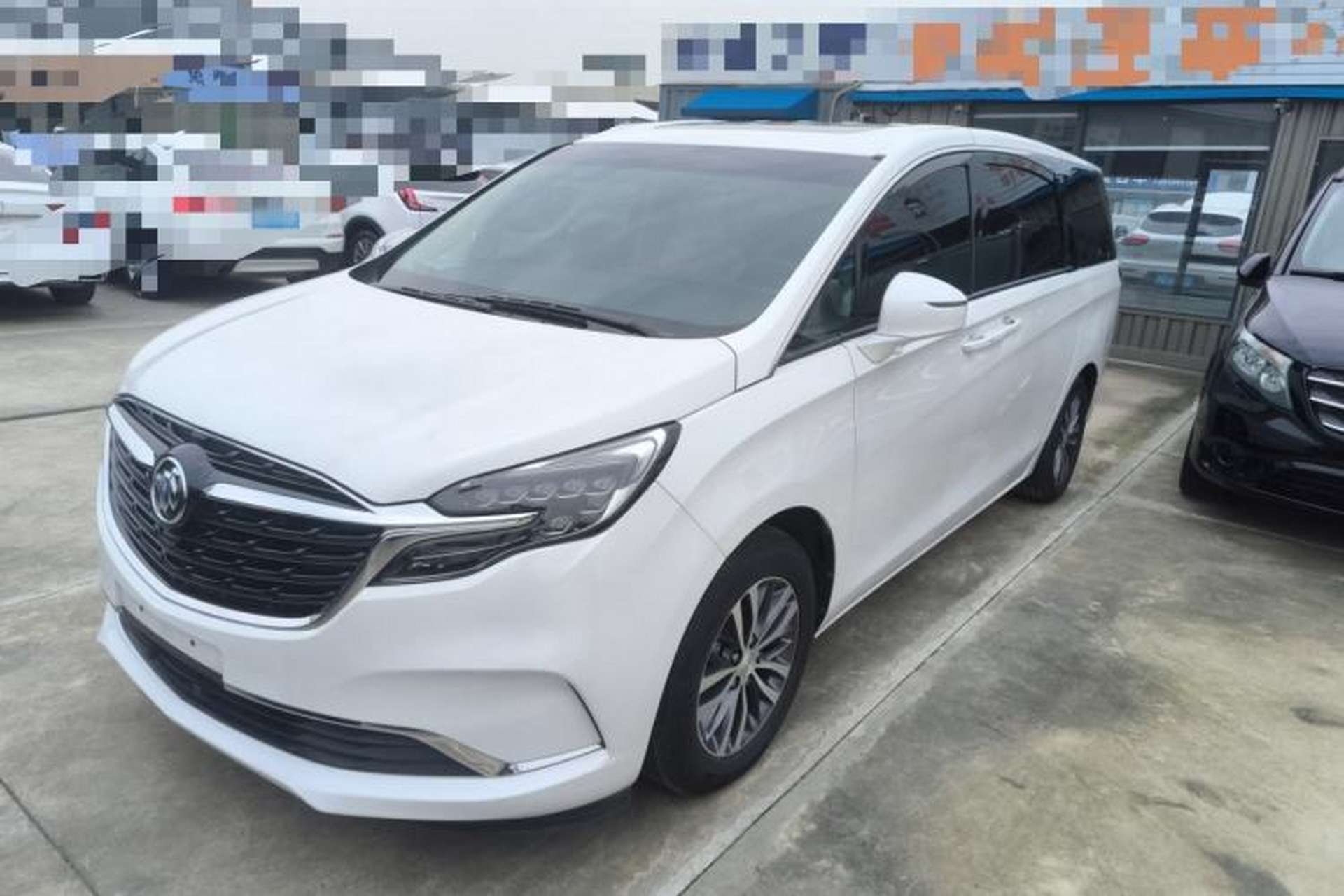 Used Buick GL8 2021 ES Landtrek 653T Comfort Edition Front Left 45 Deg