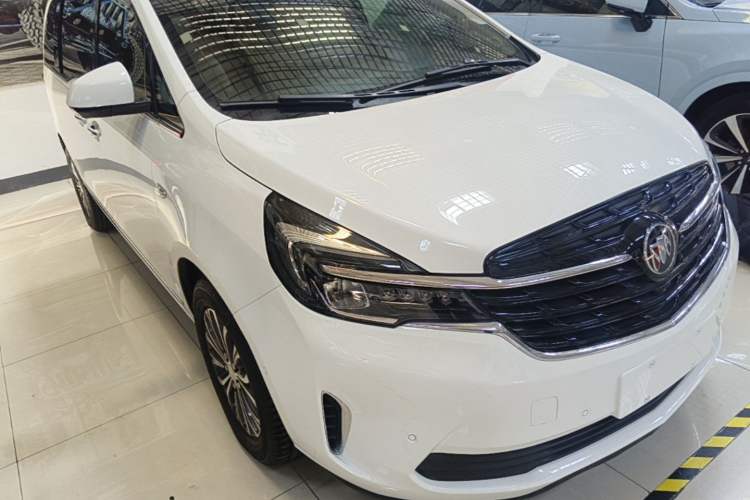 Used Buick GL8 2021 Land Cruiser Executive Class 652T Smart Luxury Model Front Right 45 Deg