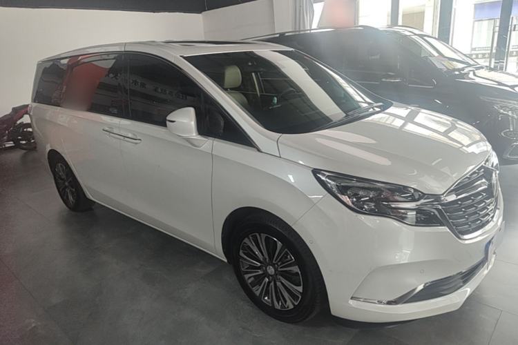 Used Buick GL8 2021 ES Landtrek 653T Luxury Model Front Right 45 Deg