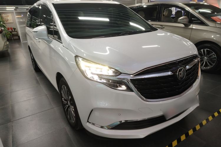Used Buick GL8 2021 ES Landtrek 653T Luxury Model Front Right 45 Deg