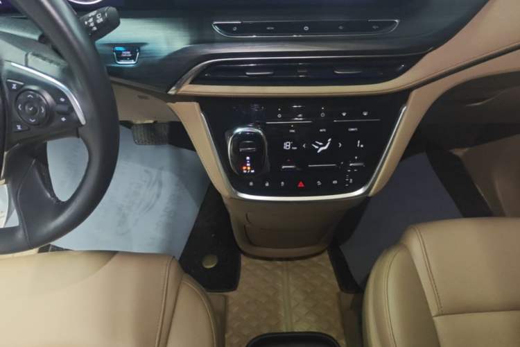 Used Buick GL8 2021 ES Land Cruiser 653T Luxury Edition Gear Lever
