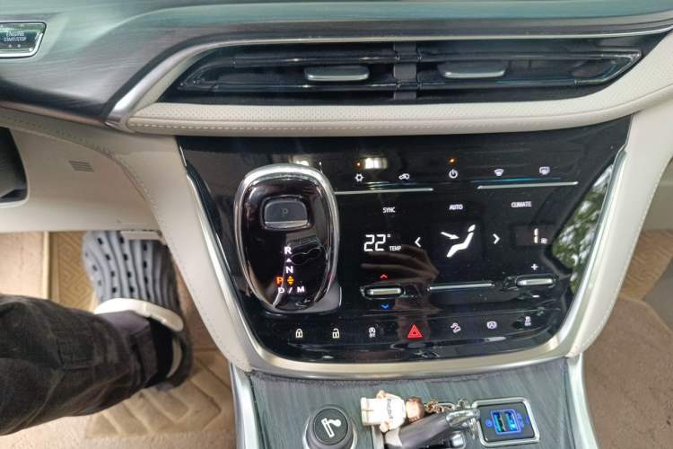 Used Buick GL8 2021 ES Landtrek 653T Comfort Edition Gear Lever