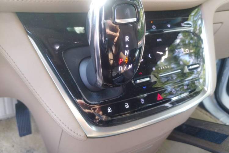 Used Buick GL8 2021 ES Landtrek 653T Luxury Model Gear Lever