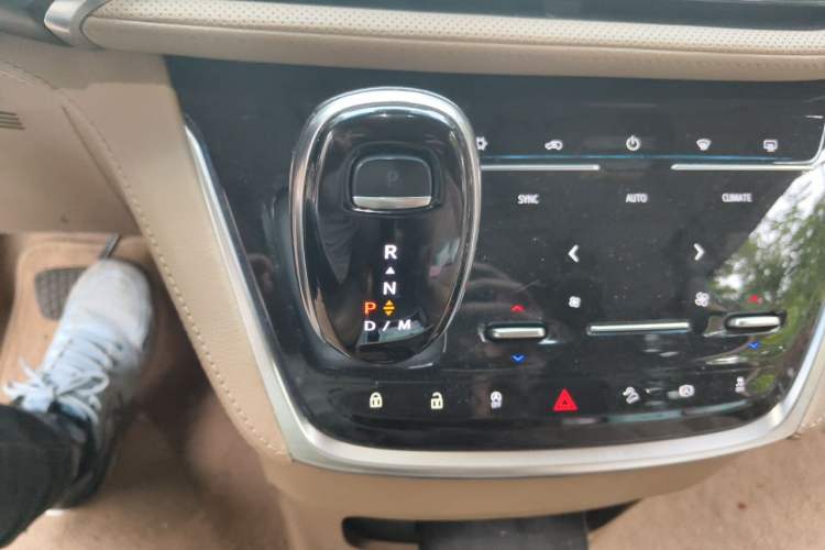 Used Buick GL8 2021 ES Landtrek 653T Luxury Model Gear Lever