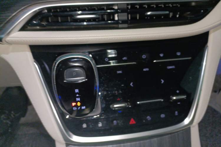 Used Buick GL8 2021 ES Landtrek 653T Comfort Edition Gear Lever