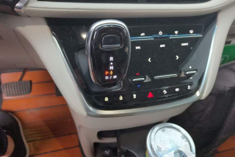 Used Buick GL8 2021 ES Landtrek 653T Comfort Edition Gear Lever
