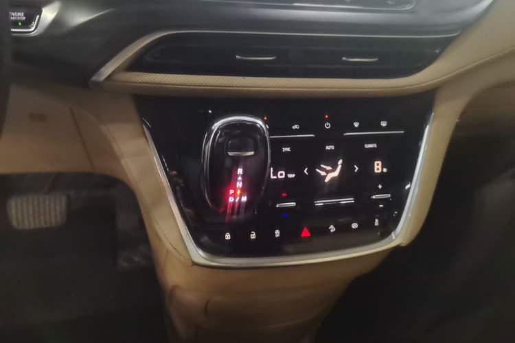 Used Buick GL8 2021 ES Land Cruiser 653T Luxury Edition Gear Lever